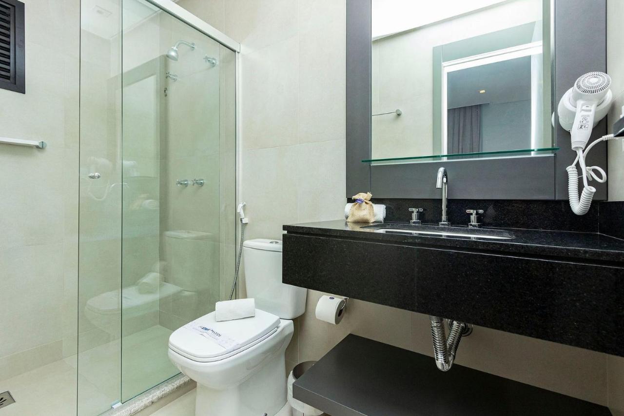 Aion Suites 205 - Lindo Apartamento Com Vista Para O Mar, A 60M Da Praia De Bombinhas, Com Piscina E Academia No Rooftop. Екстериор снимка
